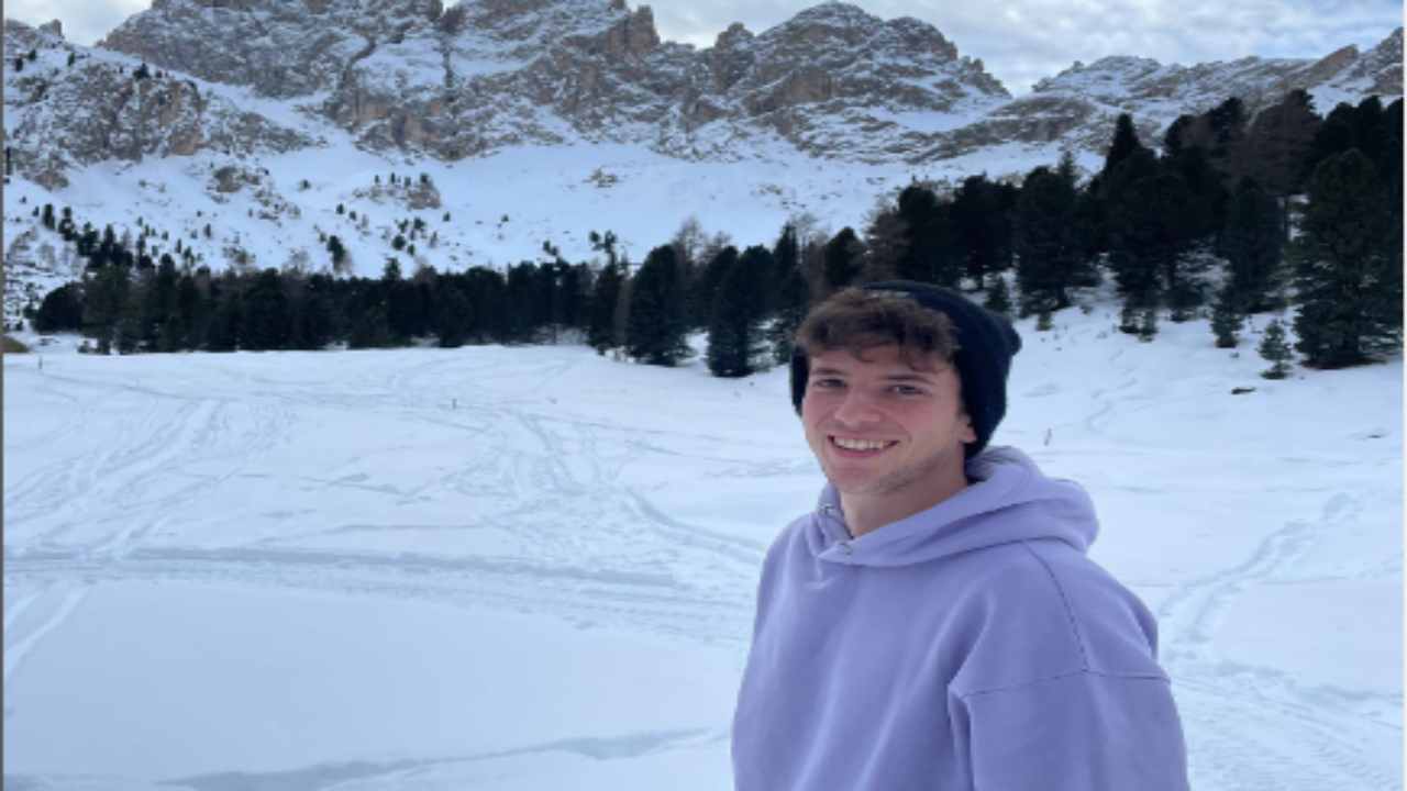 Foto di Matteo Zurloni in montagna con la neve, pubblicata sul suo profilo Instagram ufficiale