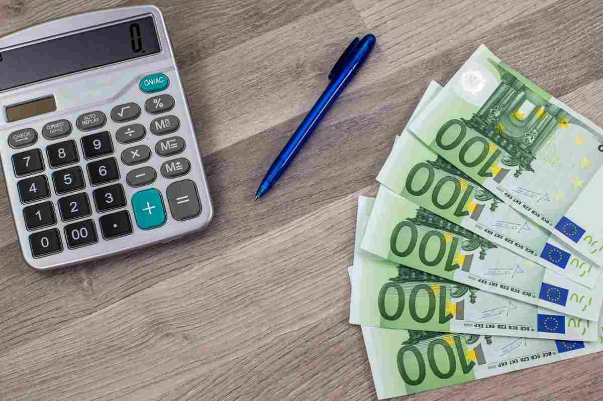 Assegno di 630 euro al mese senza contributi: la procedura