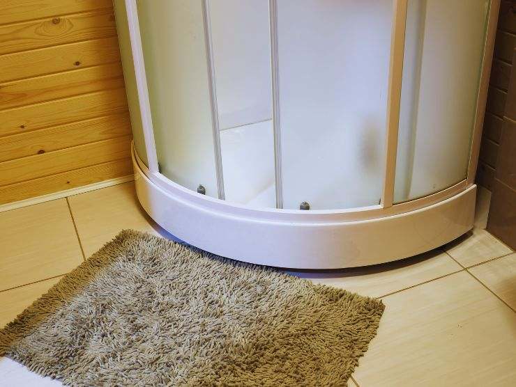 Metodi pulire tappetino doccia
