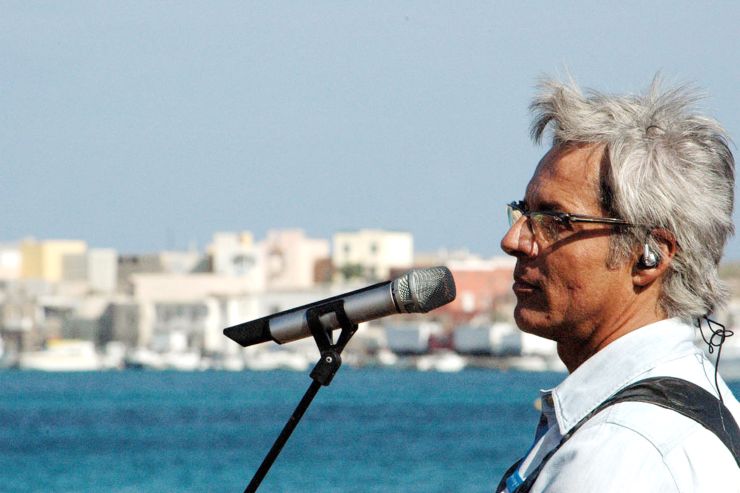 Claudio Baglioni in vacanza a Lampedusa