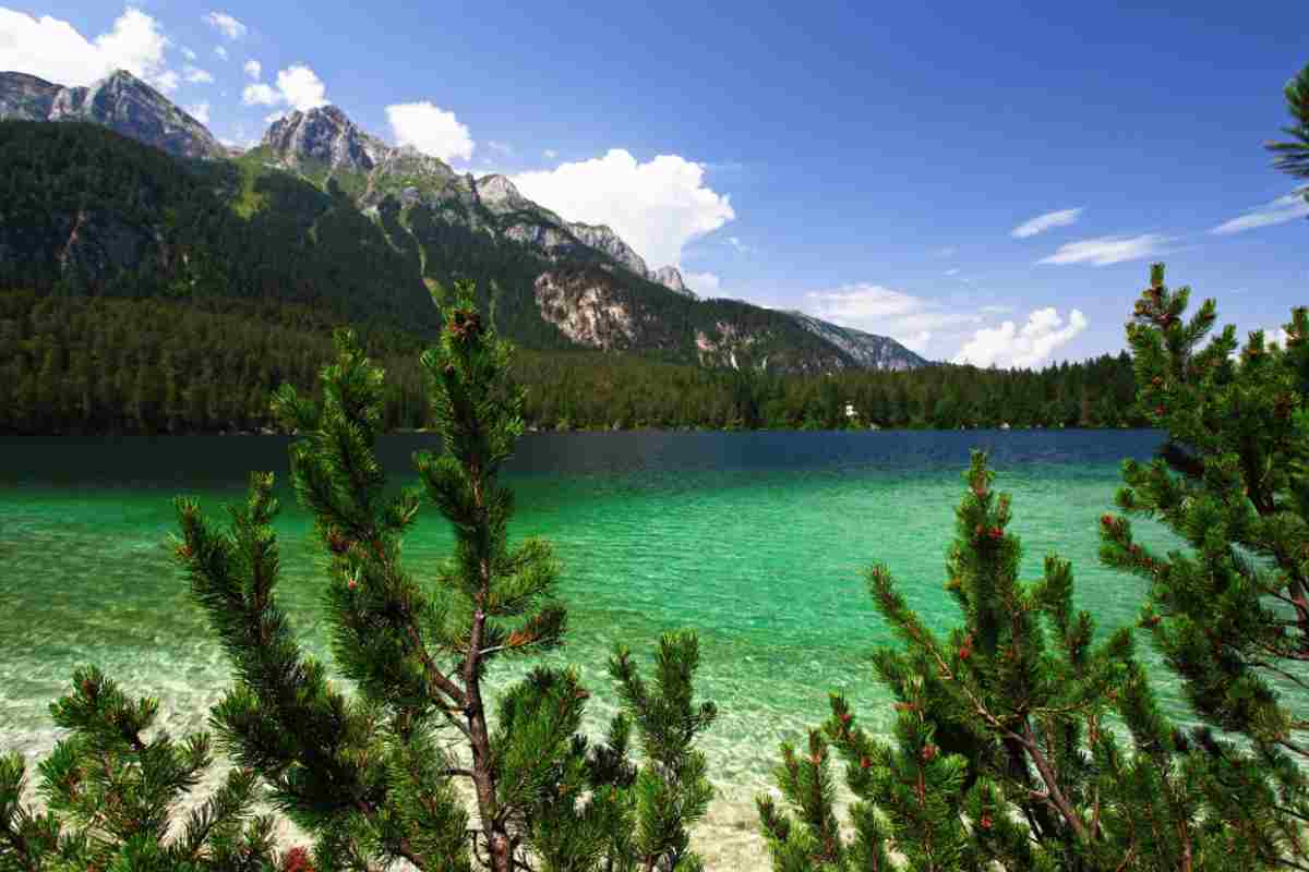 Il lago più originale d'Italia con una storia misteriosa